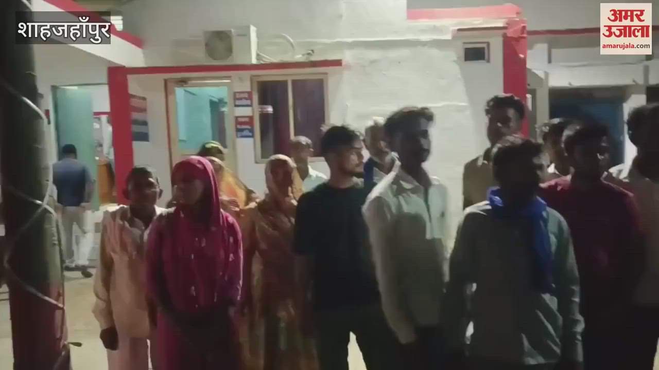 drunk man beaten up for damaging the Ambedkar statue in Shahjahanpur