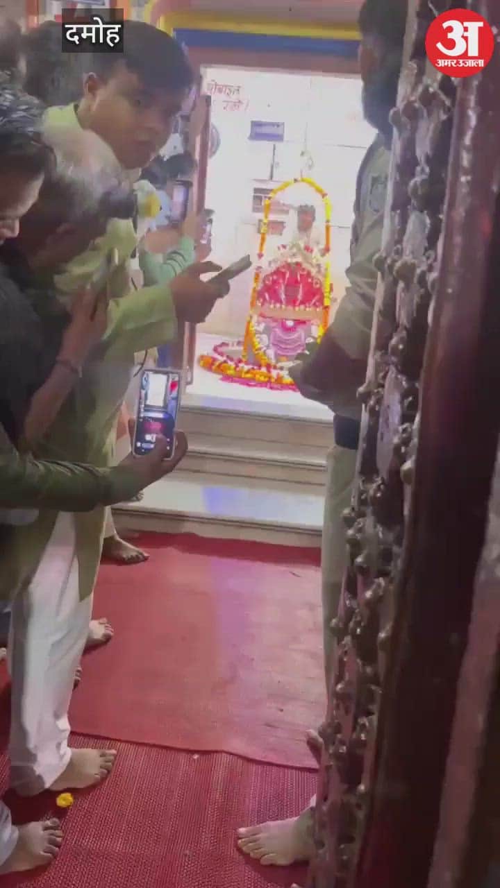 Thousands of devotees visited Lord Jageshwarnath on the second Monday of Sawan