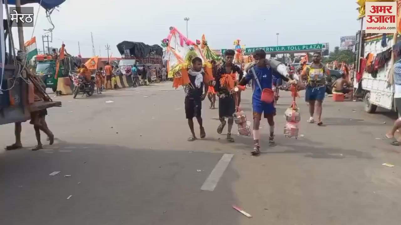 Kanwar Yatra: Delhi-Dehradun highway turns saffron, Kanwariyas are moving towards their destination with fast steps
