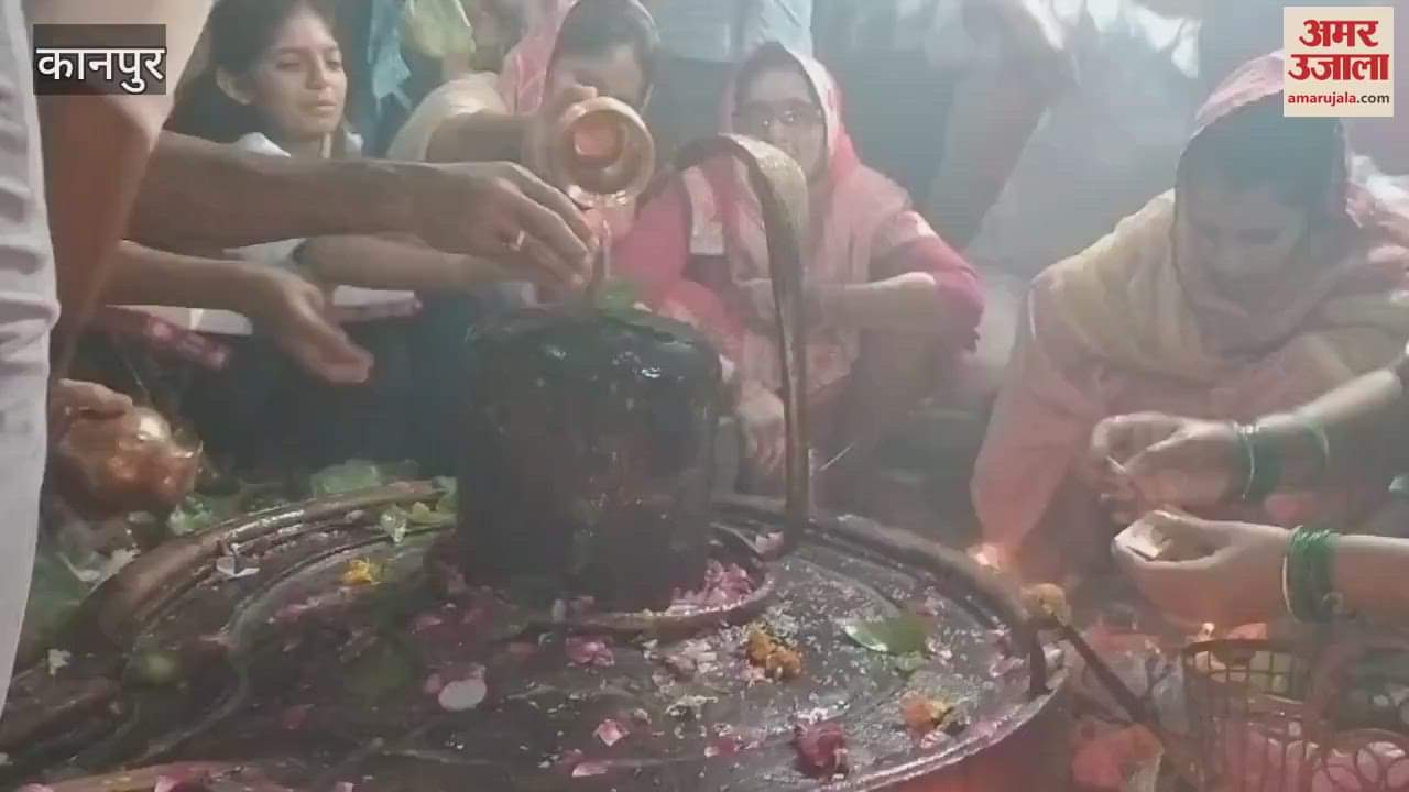 Crowds of devotees gathered in Shiva temples on the second Monday of the month of Sawan