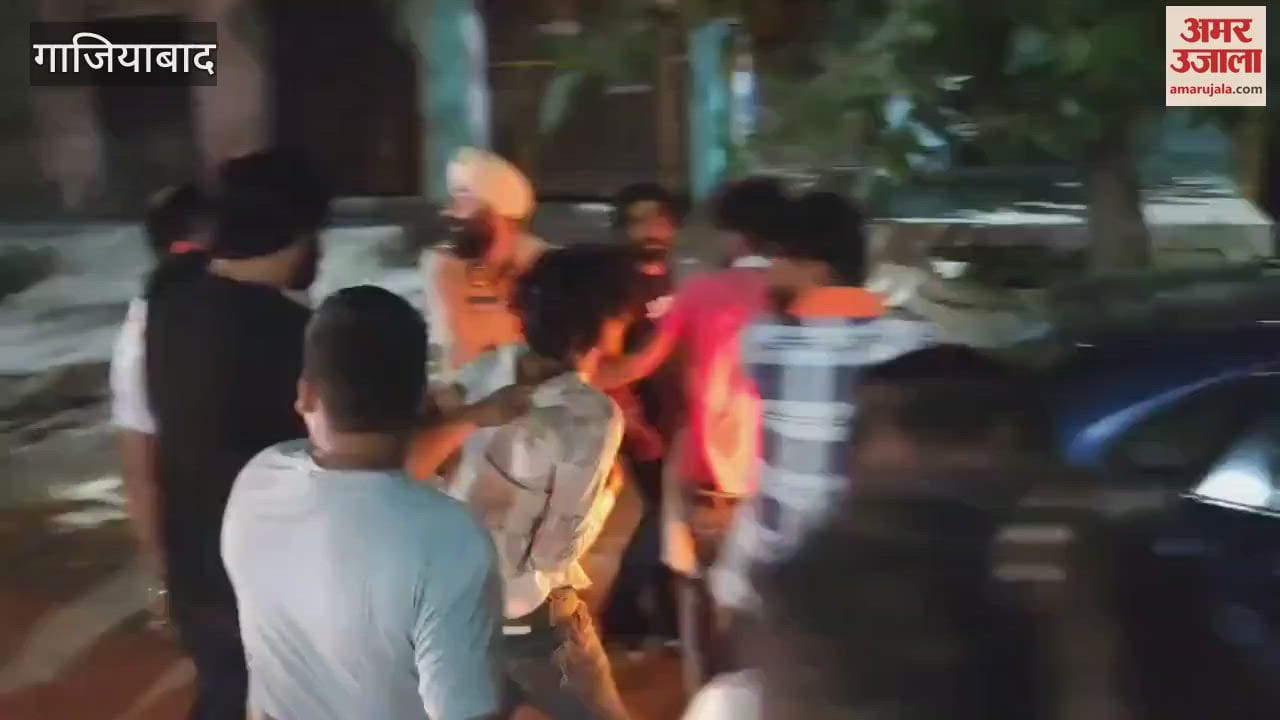Three youths were caught misbehaving with Kanwariyas in Ghaziabad