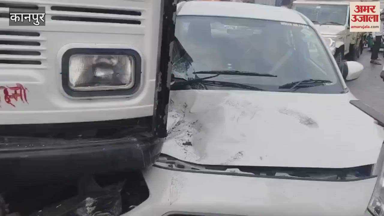 Four vehicles collided on Gujaini highway, causing a massive traffic jam