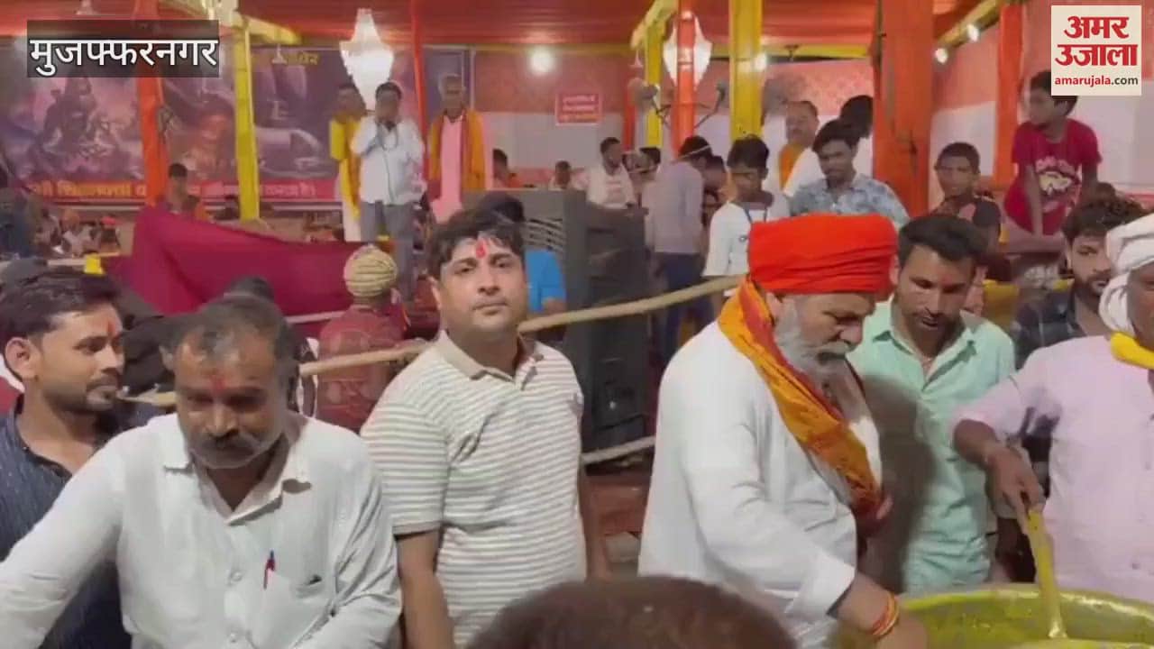 Muzaffarnagar: Rakesh Tikait distributed Prasad to Kanwadis