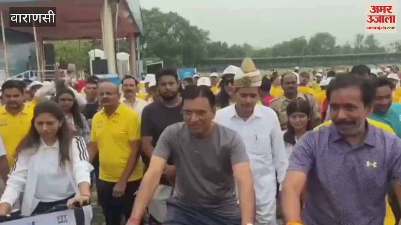 BJP minister rode bicycle in Kashi watch VIDEO