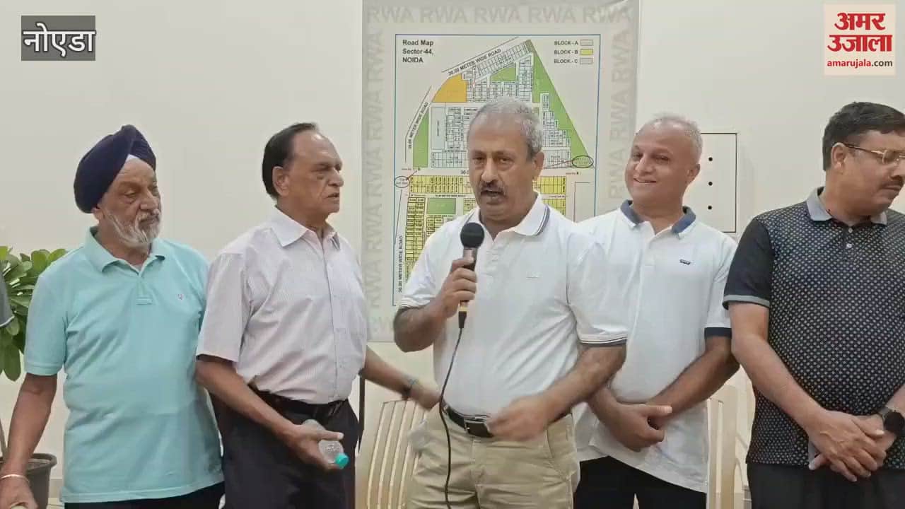 Sewers overflowing in Noida Sector 44 there is no drainage of drain water