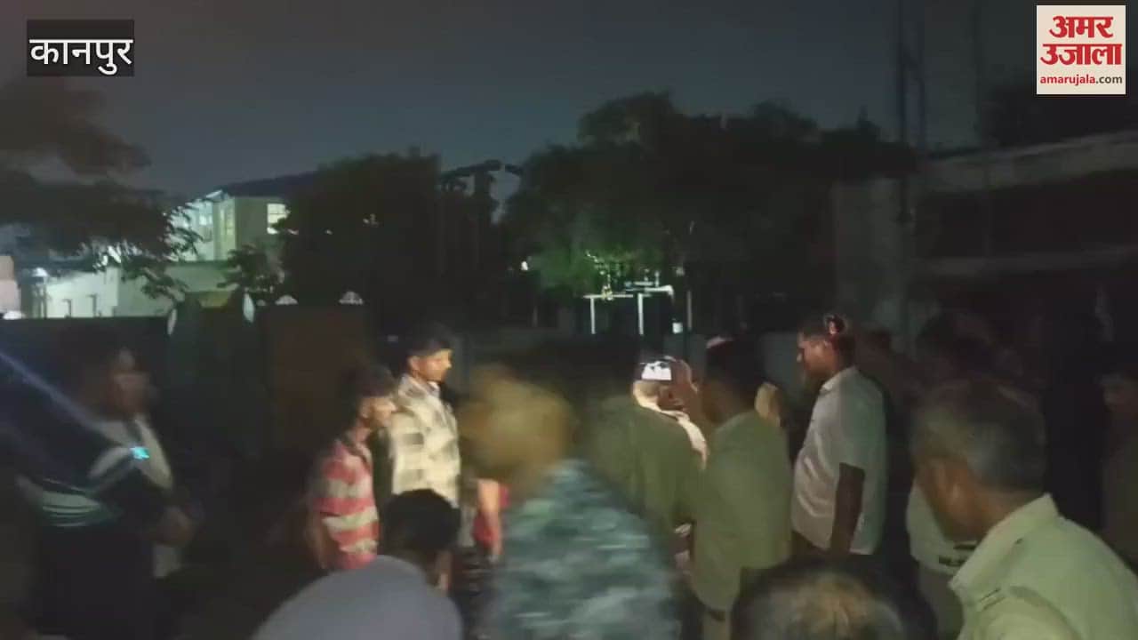 Sachendi inspector threatened the people protesting at Sachendi substation over power cuts