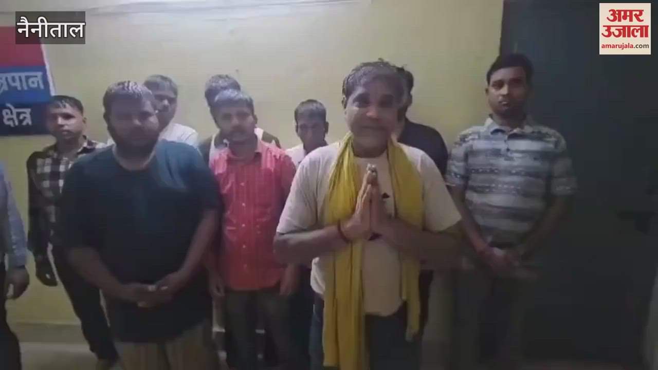 police rescued ten people after Car overturned on Shernale Haldwani