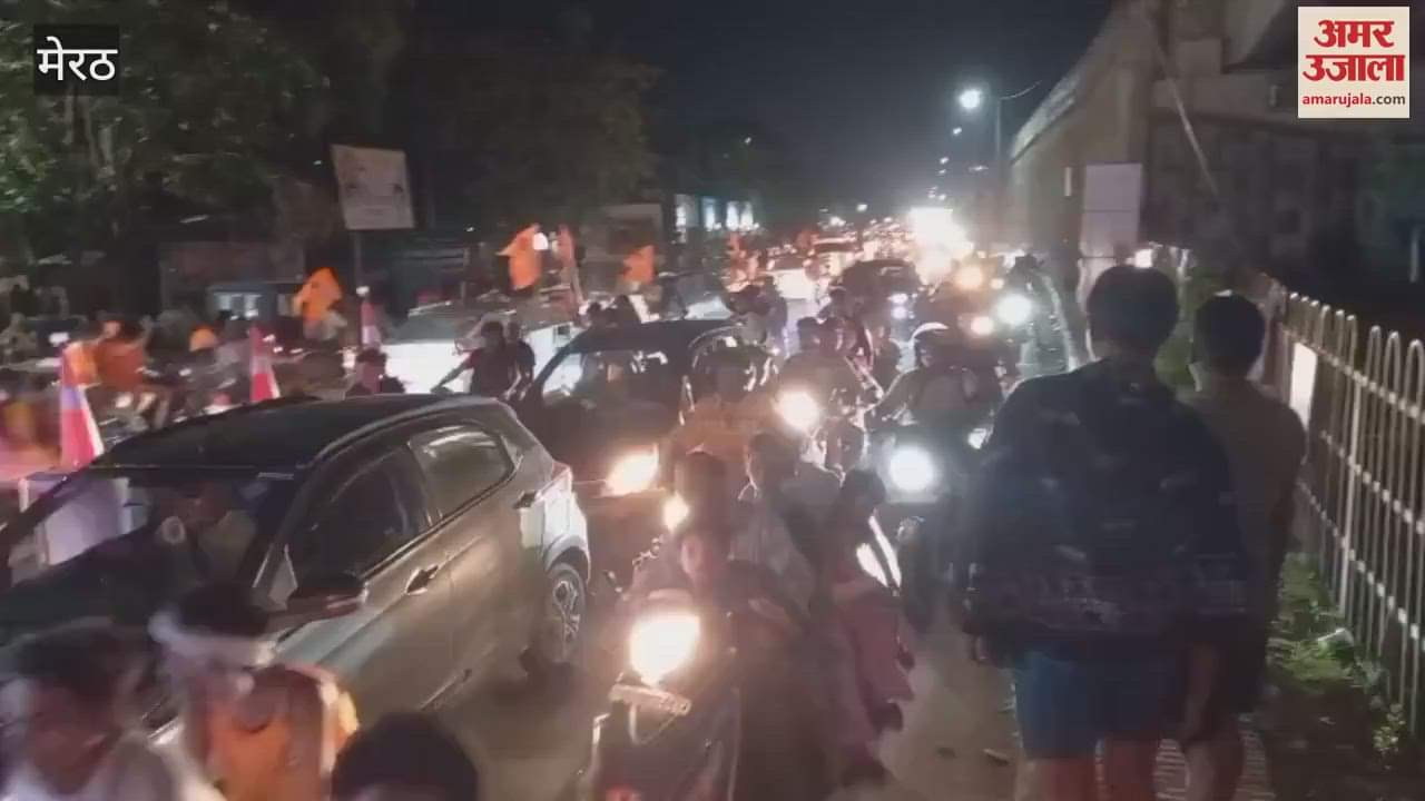 Meerut: Lakhs of Kanwariyas on bikes passed through Meerut, the highway remained jammed till late night
