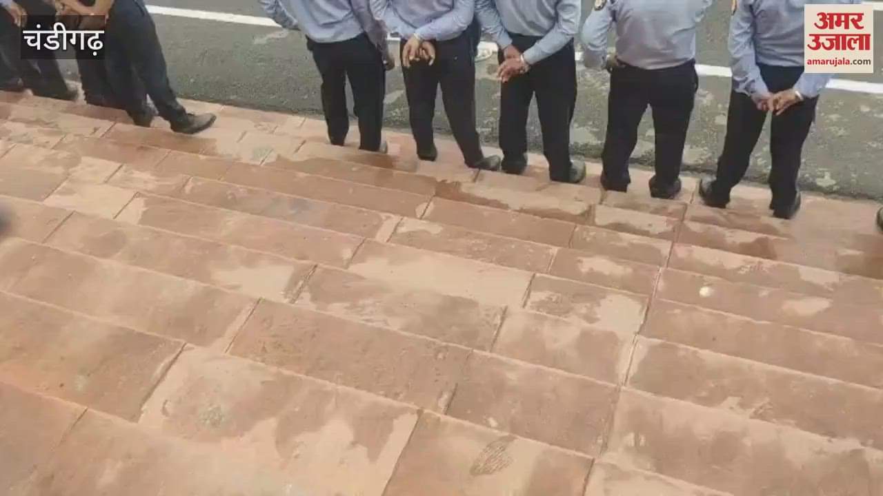 Nurses protest at PGI Chandigarh