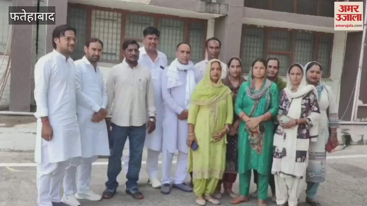 councilors submitted memorandum to DC regarding no-confidence motion against Zilla Parishad Chairperson In Fatehabad