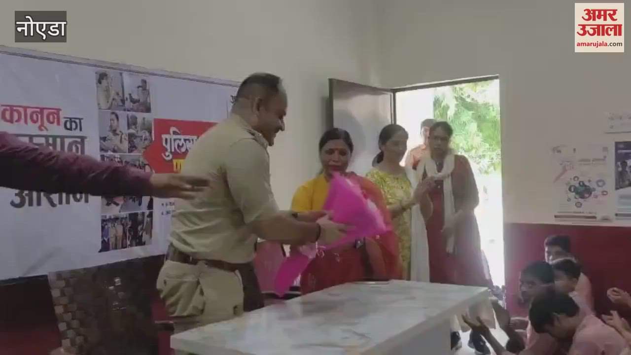 ACP Praveen taught the students about safety, success and vigilance in the police school