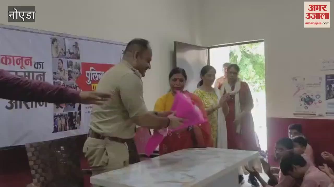 ACP Praveen taught the students about safety, success and vigilance in the police school