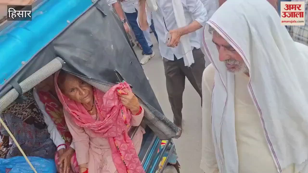 People came out on the streets in Hisar in support of the police, demanding that false cases be dismissed