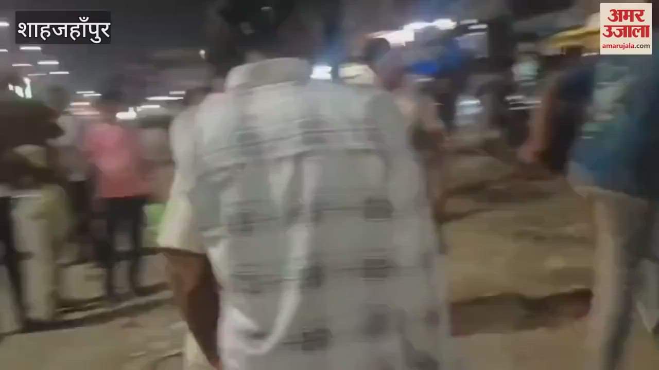 drunk man created ruckus and clashed with the policemen in shahjahanpur