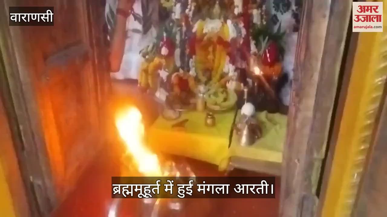 Grand water bath decoration of Devguru Brihaspati in Kashi