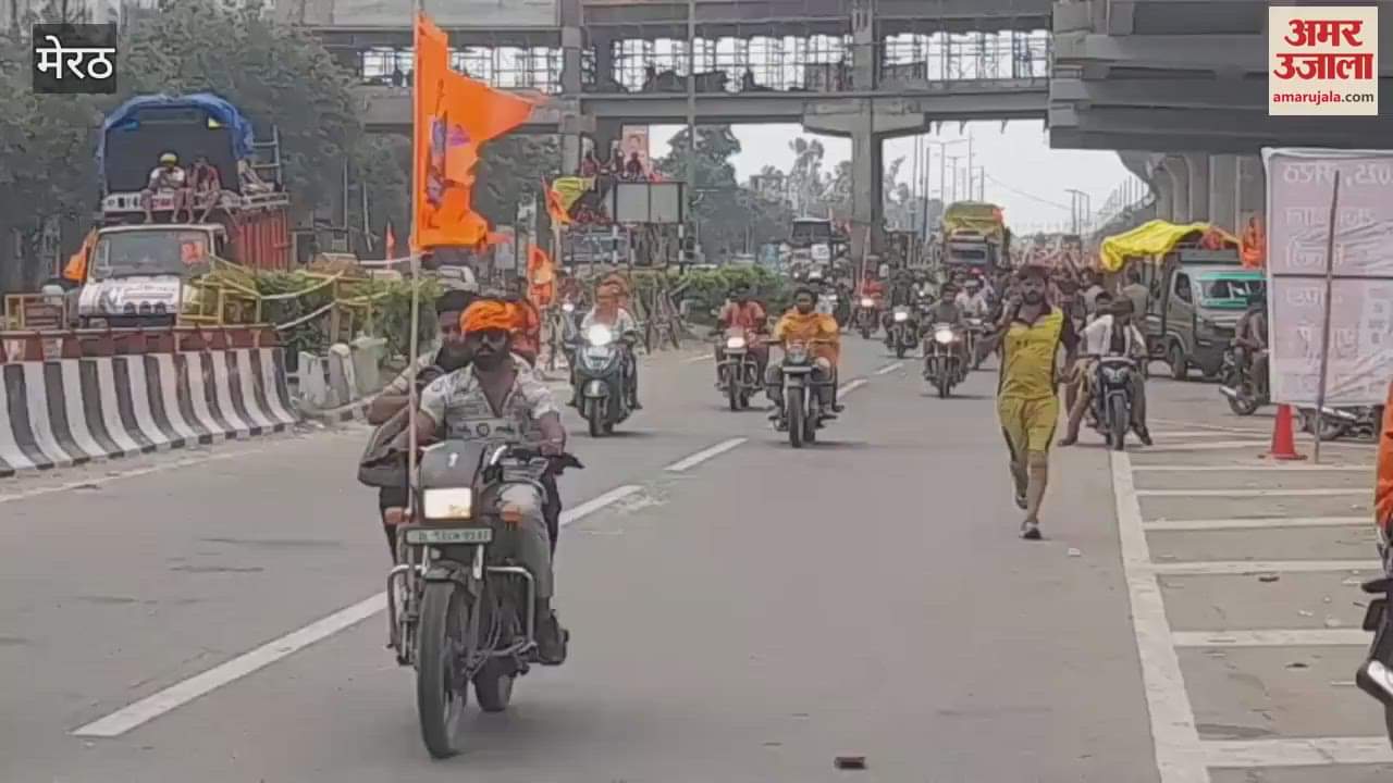 Meerut: Dak Kanwadis were in full swing throughout the day