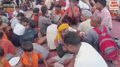 Shamli: Kavadis who arrived with Ganga water from Haridwar were honoured.