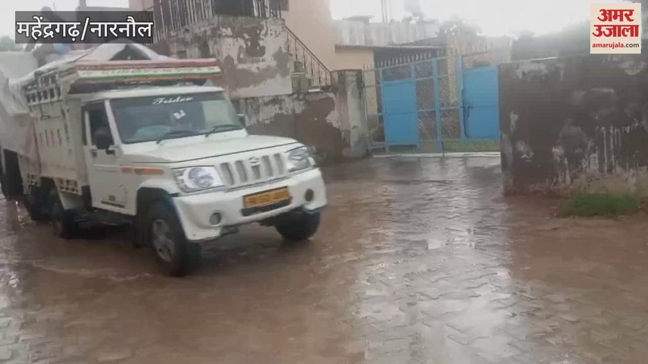 In Narnaul, Shiva devotees with Dak Kanwad performed Jalabhishek on Shivling