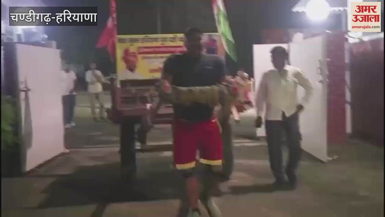 Wrestler Ravindra Tomar, who did a walking buggy journey against drug addiction, reached Sant Kabir Kutir