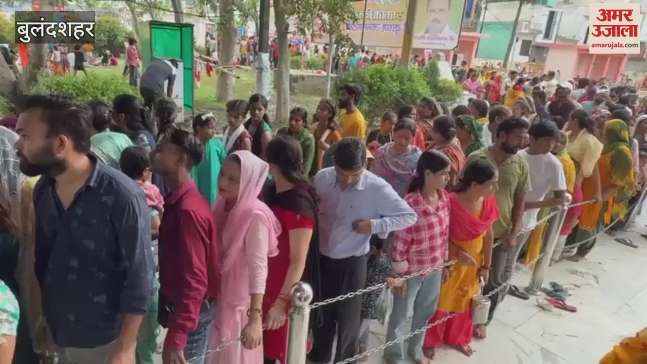 devotees Jalabhishek in temple of Khurja in Bulandshahr