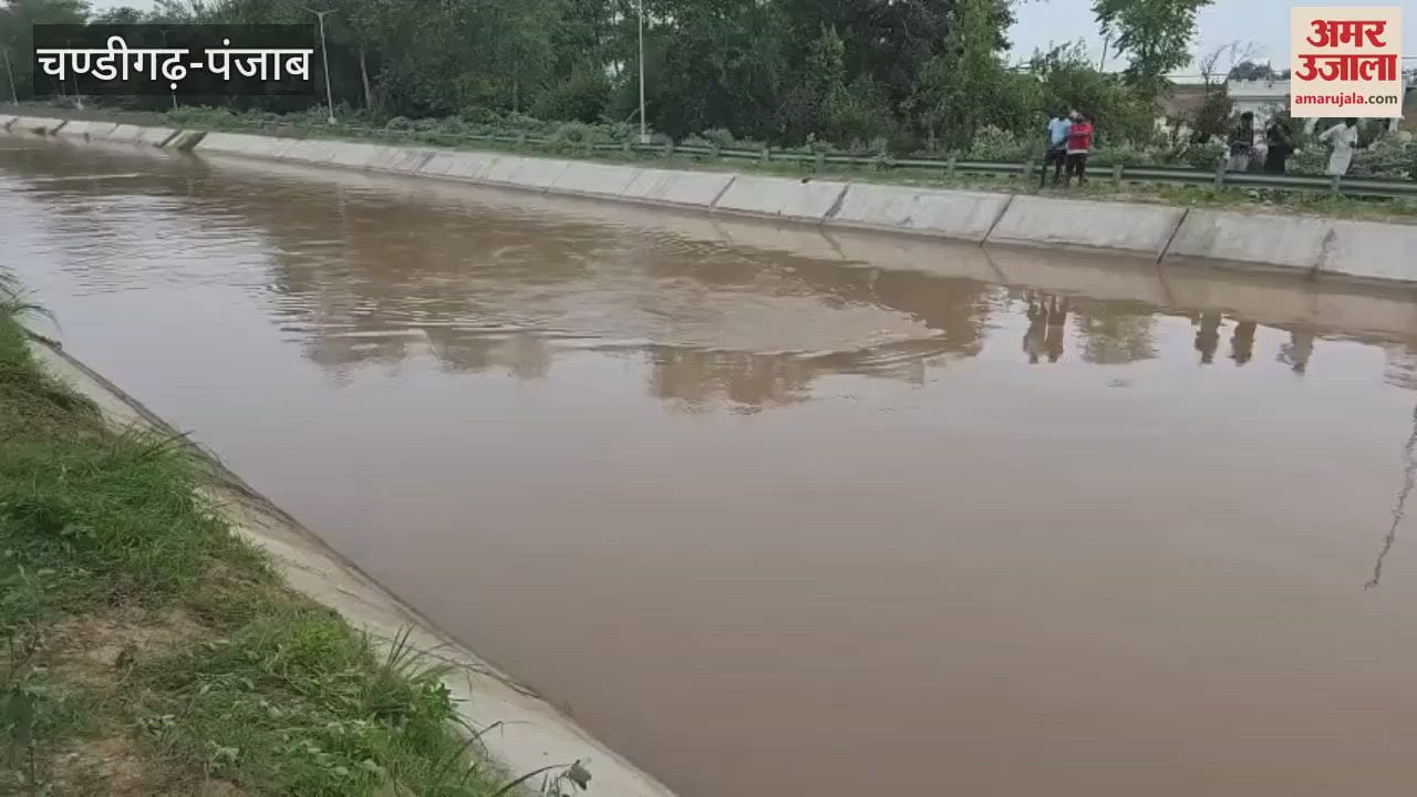 Constable saved 11 people drowning in water