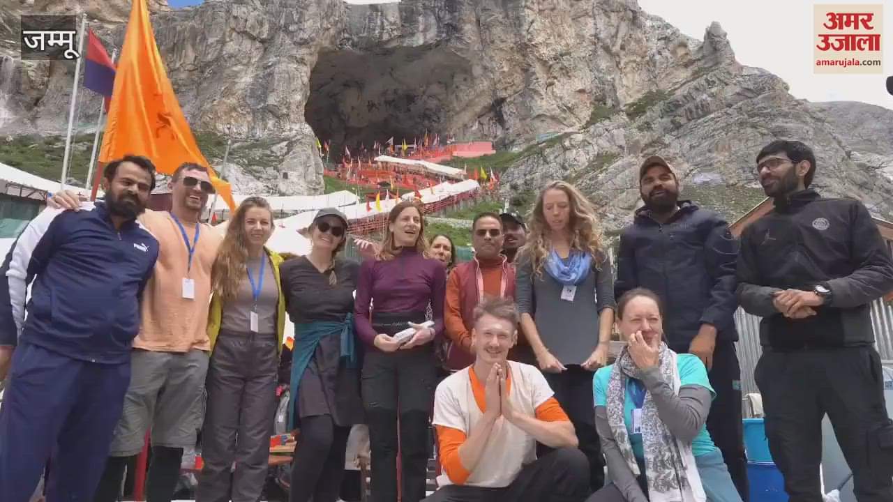 Nine youths from six countries reached to see Baba Barfani