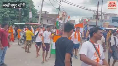 Kanwariyas set out with 151 feet long tricolor and 'Brahmos missile' during the Kanwar Yatra