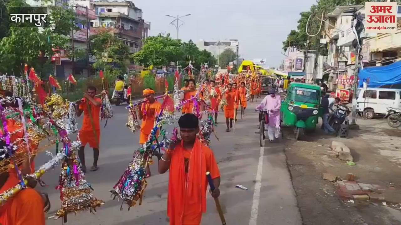 Kanwariyas welcomed by showering flowers, chants of Bam-Bam Bhole reverberated