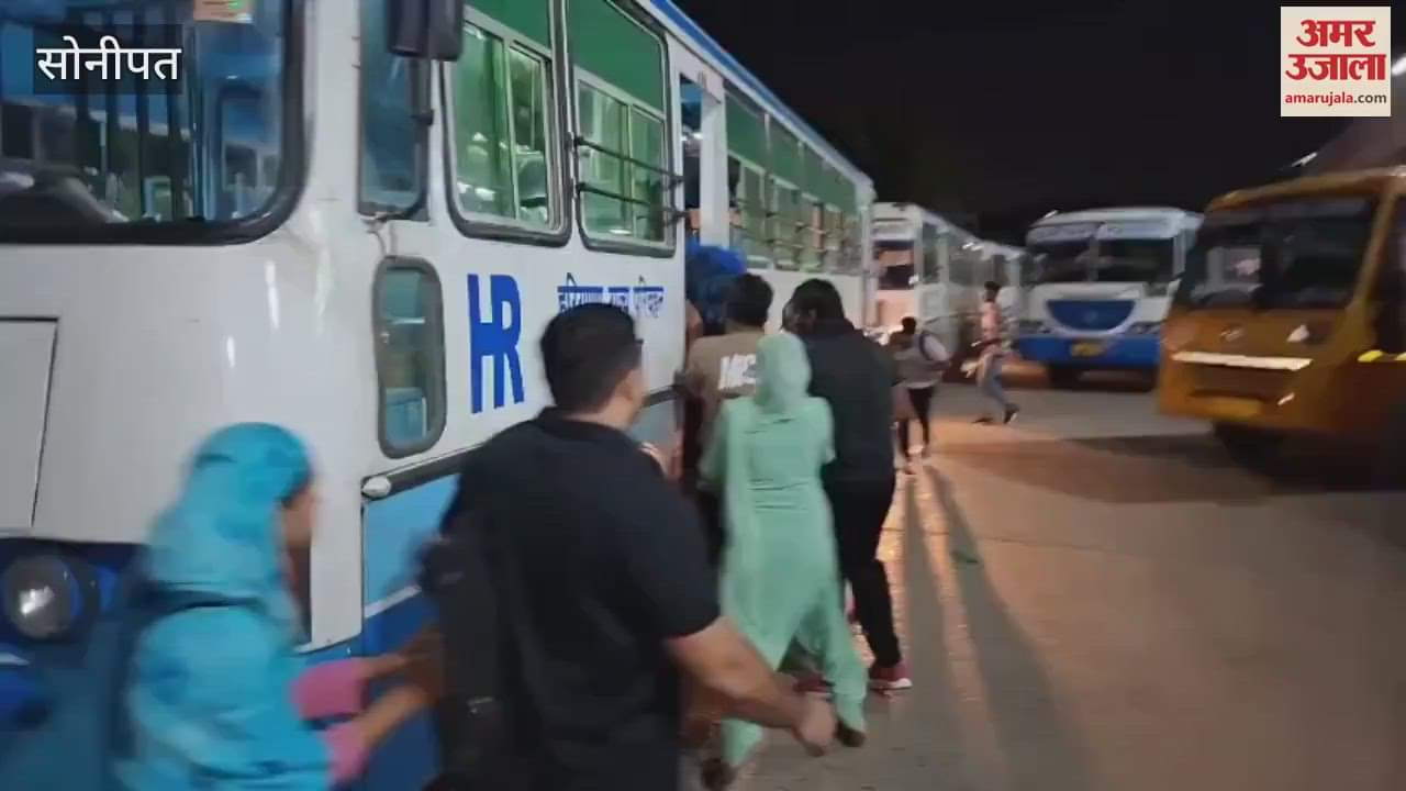 Crowd in buses in Sonipat for CET exam