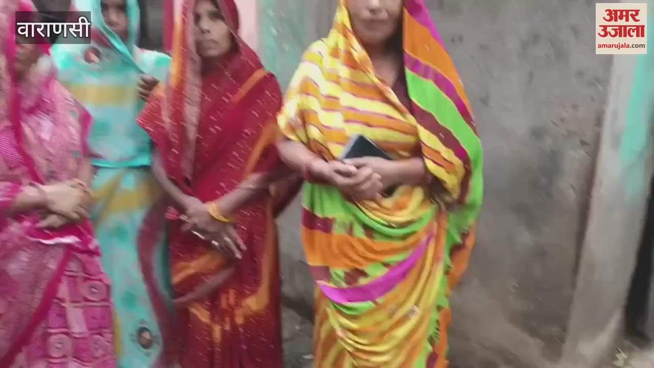 People struggling with water problem in Sarai Mohana told their problem