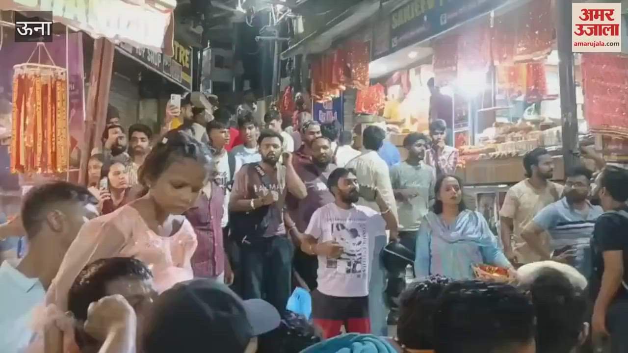 Una In the third fair a huge crowd of devotees gathered at the temple of Chintapurni Maa even heavy rain could not stop the devotees