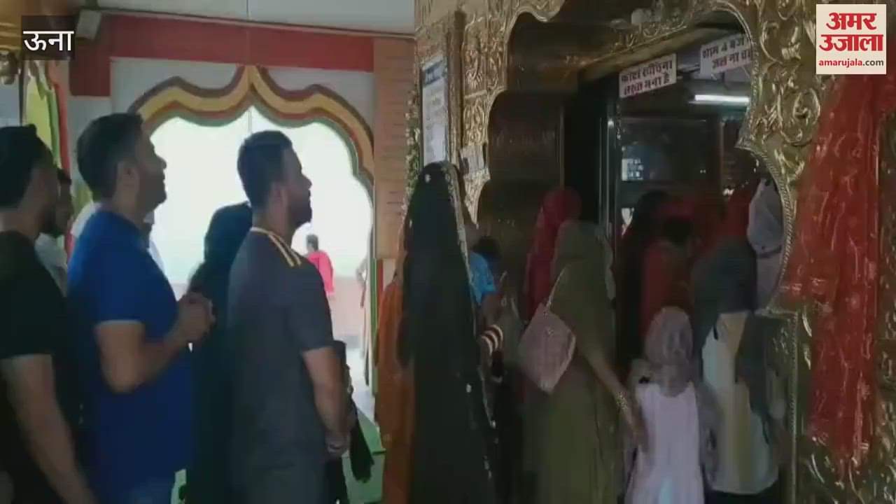 Una Crowd of devotees gathered to have darshan of Bhole Baba at Sada Shiv Dhyusar Mahadev temple