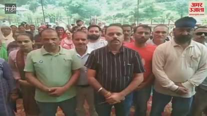 Mandi Water filters and dustbins presented to all families of the Panchayat