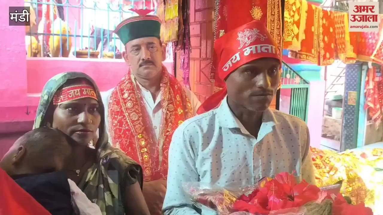 Mandi a couple from Raebareli reached Simsa to pay their obeisance