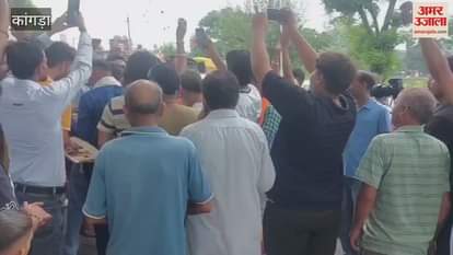 Kangra Shiva devotees arrived at the king's pond with Kanwar was a grand welcome