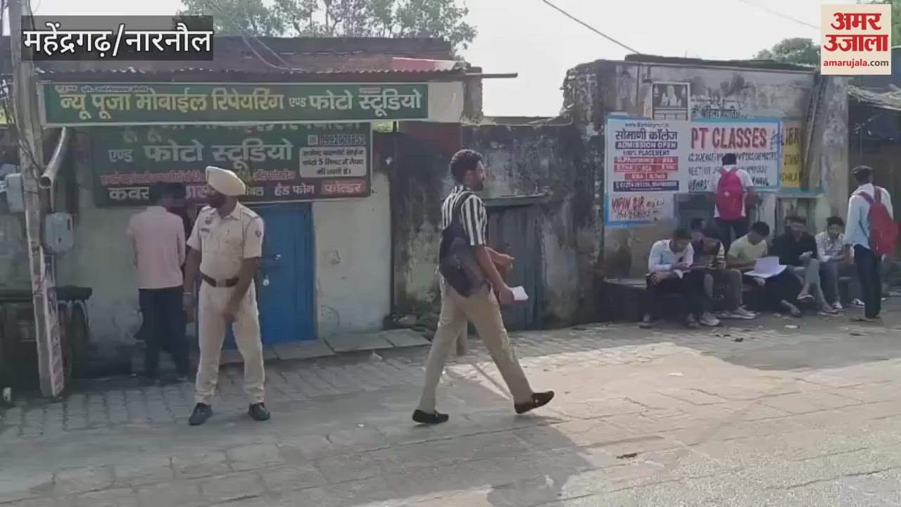 DC reached the bus stand in Narnaul so that the students do not face any problems and took stock of the arrangements