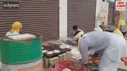 In Fatehabad, under the Atithi Devo Bhava scheme, the villagers arranged food for the candidates
