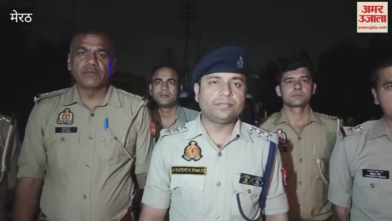 Meerut: Nauchandi police injured a robber who fired from an illegal weapon in an encounter, two arrested