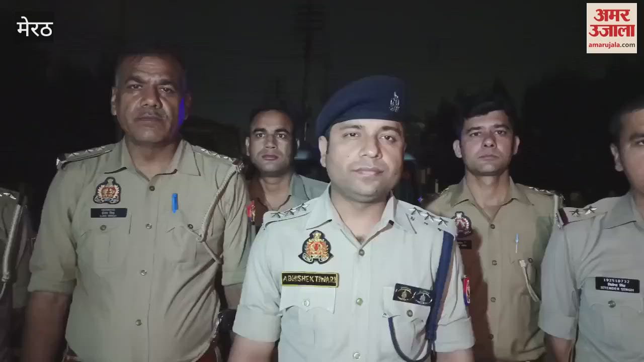 Meerut: Nauchandi police injured a robber who fired from an illegal weapon in an encounter, two arrested