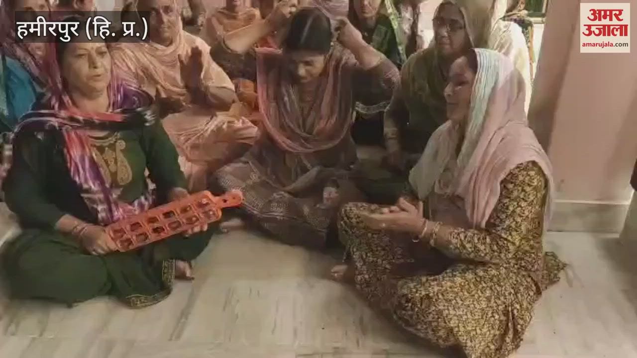 Hamirpur Distribution of kheer and gram on Nag Panchami