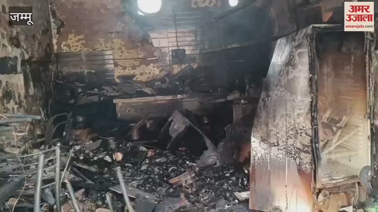 Huge fire in Shastri Nagar restaurant, goods worth lakhs burnt to ashes