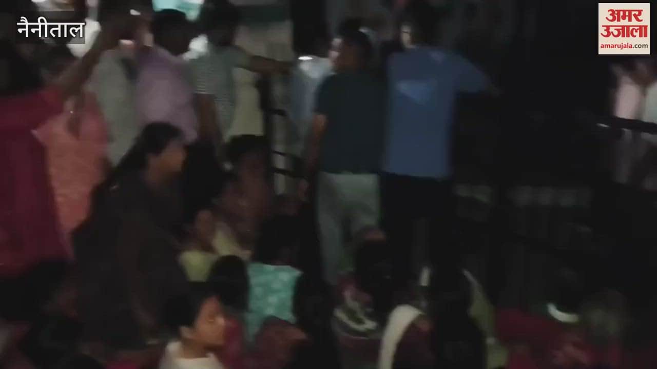 Uproar over fake voting in Voting center located in Jaipur Kheema