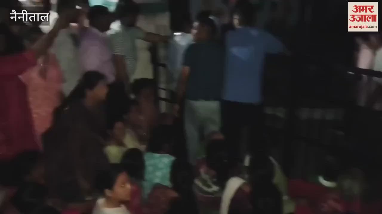 Uproar over fake voting in Voting center located in Jaipur Kheema