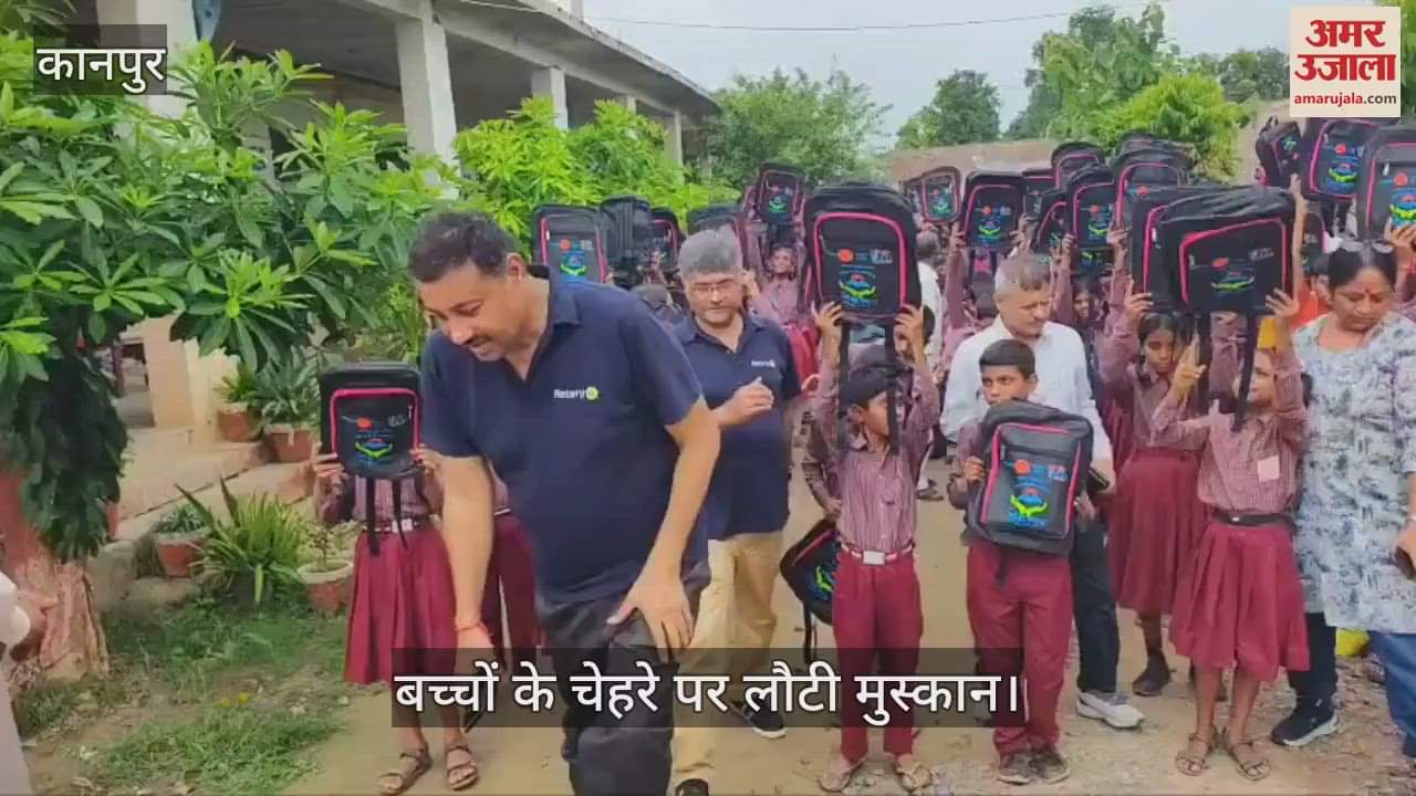 कानपुर के सरसौल में रोटरी क्लब की पहल, उषा पॉपुलर संस्थान में निःशुल्क बुक बैग वितरण