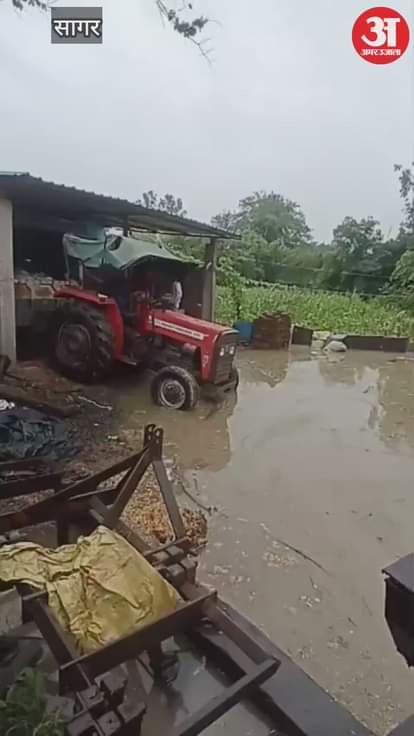 Flood water of Betwa river filled the fields of villages: Fear of damage to Kharif crops