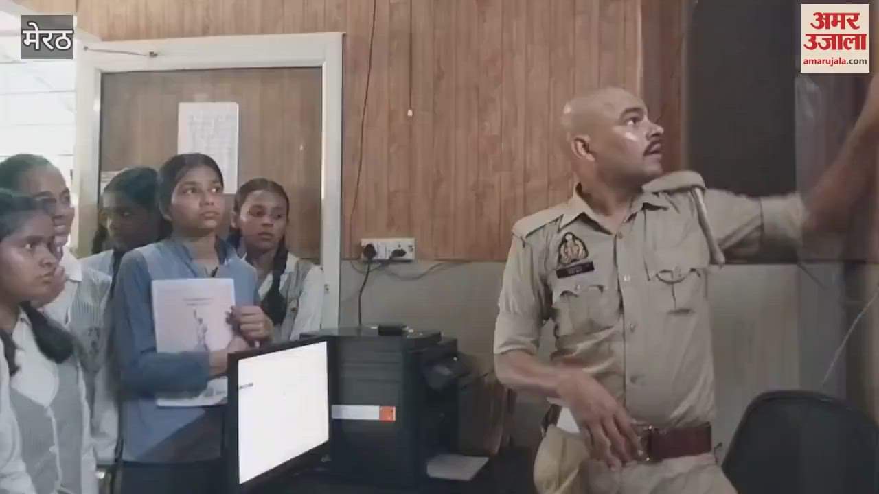 Meerut: Students of Saraswati Shishu Sanatan Dharma Inter College visited Kankarkheda police station