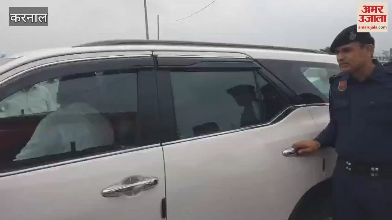 Cooperative Minister arrived at the martyrdom ceremony