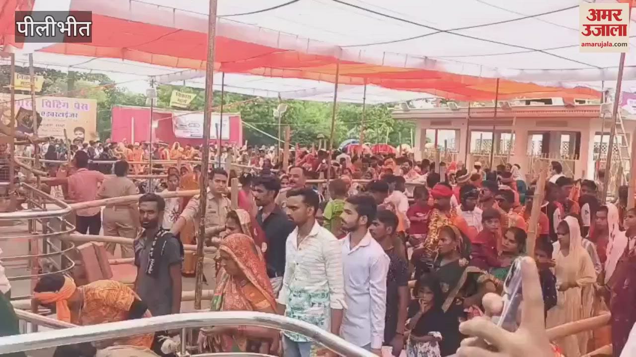 Crowds of devotees of Bholenath gathered in Shiva temples of Pilibhit