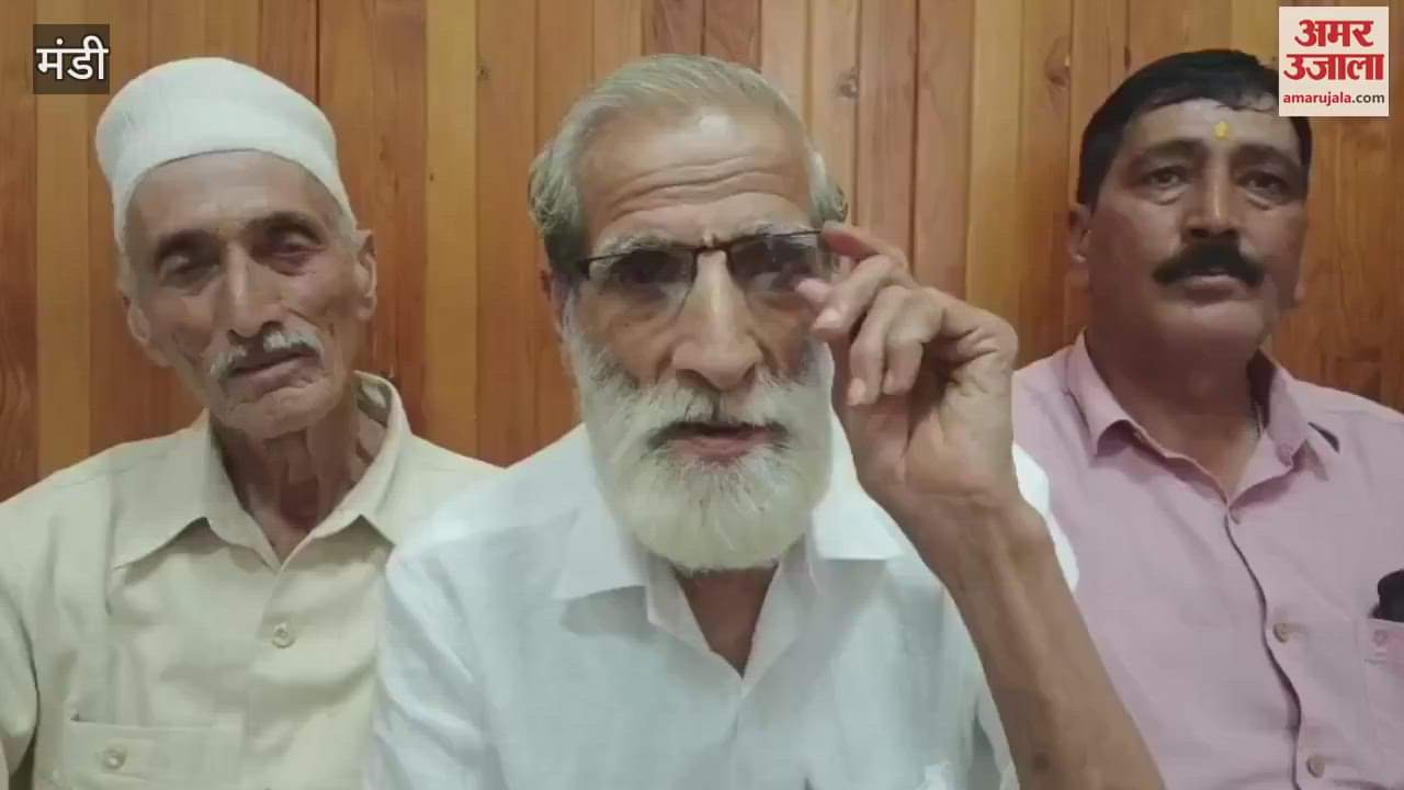 Mandi Sarva Devta Seva Samiti gave nine lakh rupees to the disaster affected people