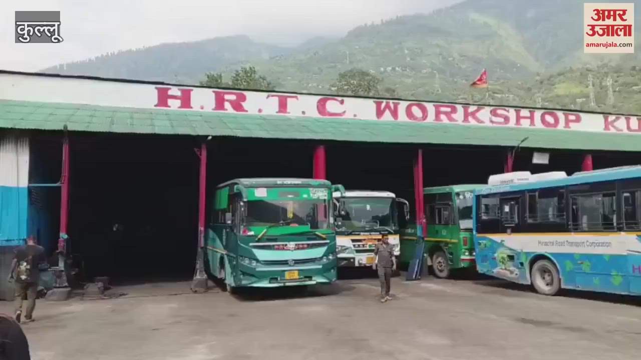 Kullu HRTC Vice Chairman Ajay Verma inspected the workshop